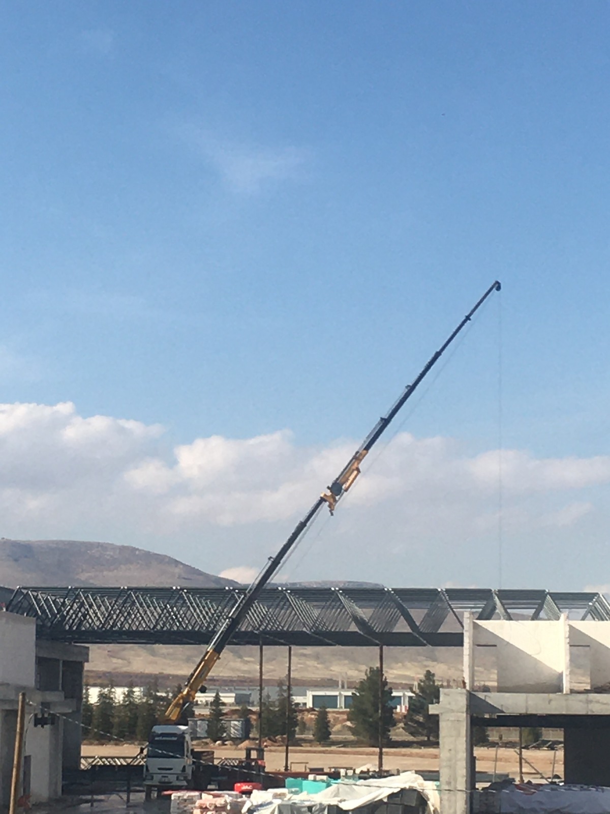 Sekmanlar Vinç: Malatya'da vinç, forklift, ekskavatör, kepçe ve lastikli kepçe hizmetlerinin yanı sıra nakliye, hafriyat, prefabrik yapı üretimi ve kurulumu ile güvenilir çözümler sunan lider firma. Modern ekipman ve uzman ekibimizle projelerinizi en yüksek standartlarda tamamlayın. Sekmanlar Vinç – Malatya kiralık vinç hizmeti: vinç kiralama, kiralık vinç, sepetli vinç, mobil vinç, teleskopik vinç, ağır tonaj vinç, vinç operatörlü ve operatörsüz hizmetler. Acil vinç kiralama, 7/24 vinç desteği, uygun fiyatlı vinç çözümleri, sigortalı ve güvenli taşıma ile inşaat, çelik montaj, prefabrik ve konteyner montaj projeleri için profesyonel vinç hizmetleri Malatya.