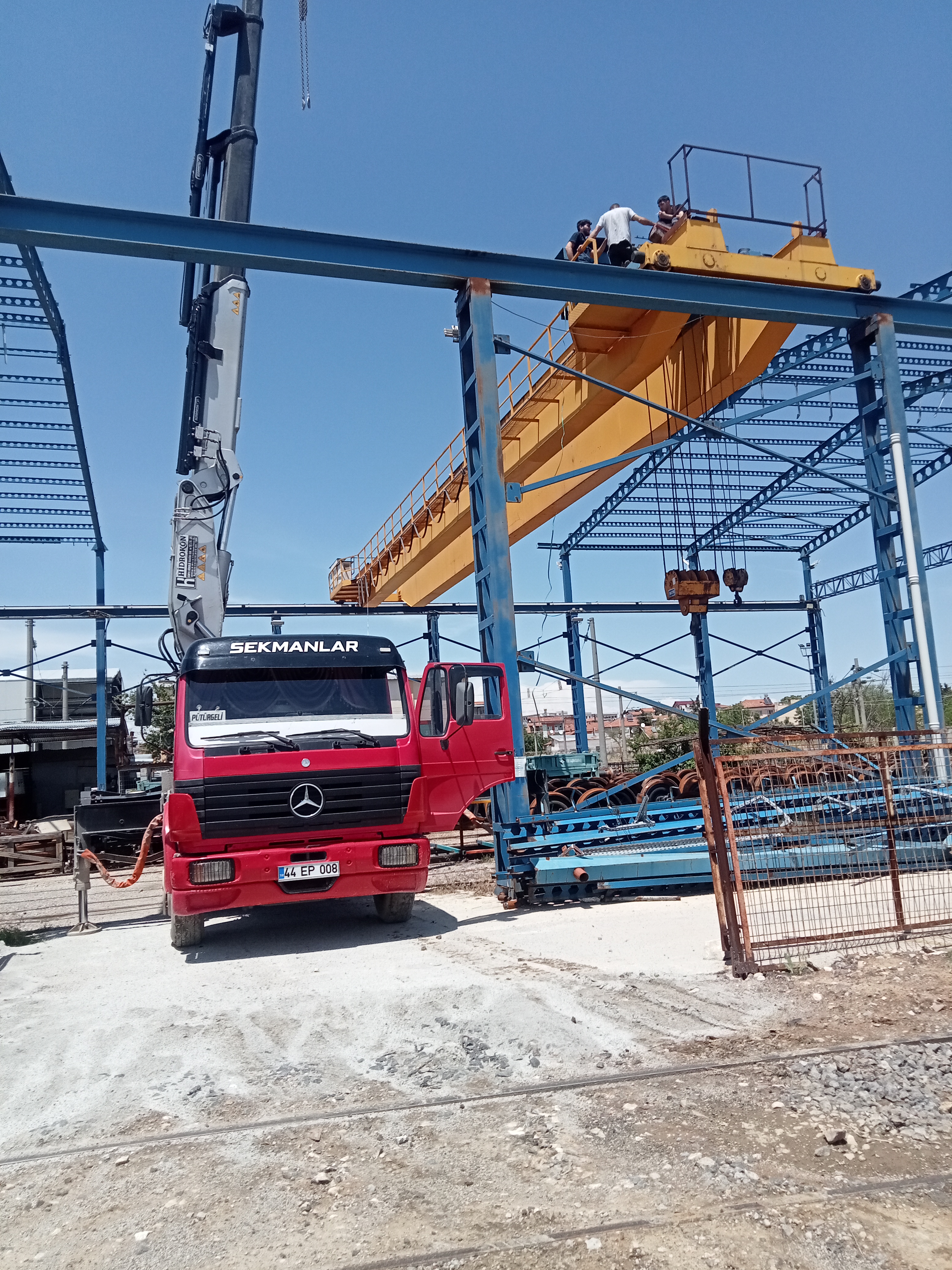 Sekmanlar Vinç: Malatya'da vinç, forklift, ekskavatör, kepçe ve lastikli kepçe hizmetlerinin yanı sıra nakliye, hafriyat, prefabrik yapı üretimi ve kurulumu ile güvenilir çözümler sunan lider firma. Modern ekipman ve uzman ekibimizle projelerinizi en yüksek standartlarda tamamlayın. Sekmanlar Vinç – Malatya kiralık vinç hizmeti: vinç kiralama, kiralık vinç, sepetli vinç, mobil vinç, teleskopik vinç, ağır tonaj vinç, vinç operatörlü ve operatörsüz hizmetler. Acil vinç kiralama, 7/24 vinç desteği, uygun fiyatlı vinç çözümleri, sigortalı ve güvenli taşıma ile inşaat, çelik montaj, prefabrik ve konteyner montaj projeleri için profesyonel vinç hizmetleri Malatya.